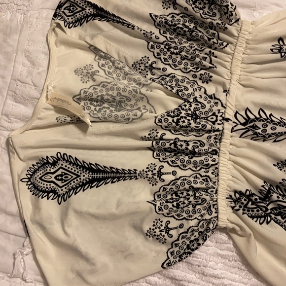 Black and white patterned dress - Picture 2 of 3